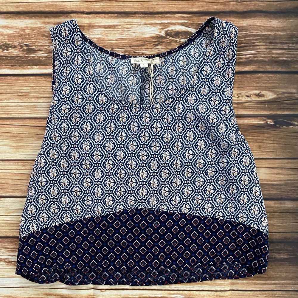 Cute crop top JR large NWT